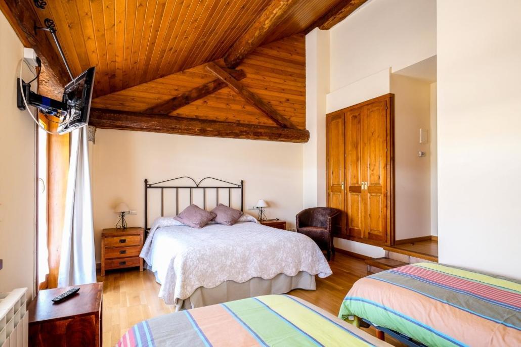 Hostal Cal Pascual Les Pereres Exterior foto