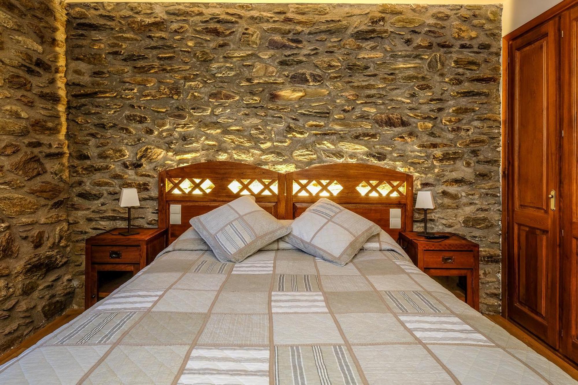 Hostal Cal Pascual Les Pereres Exterior foto